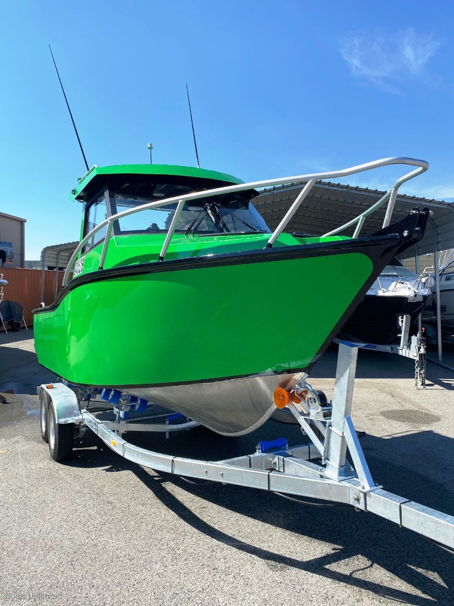 2021 SEA KING 625 ENCLOSED SPORTS CABIN