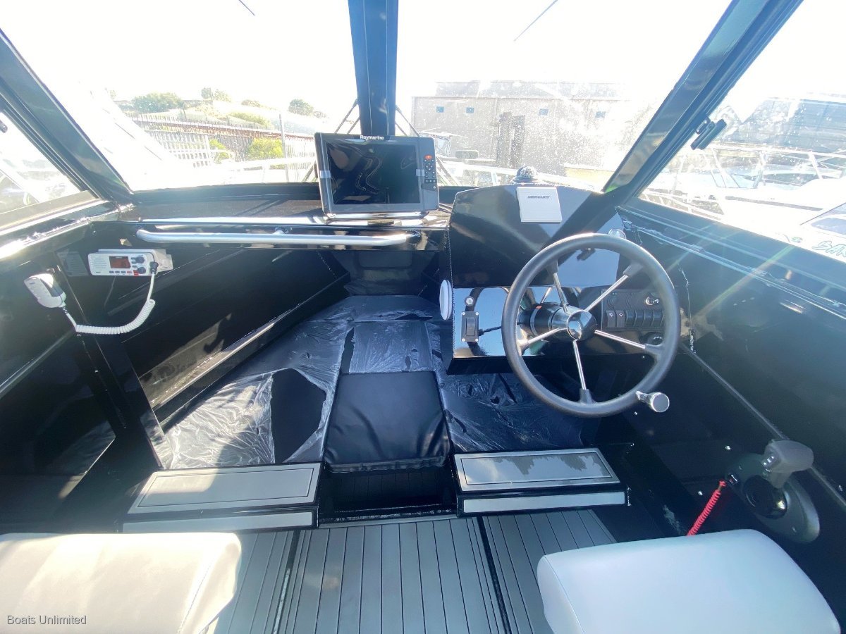 2021 SEA KING 625 ENCLOSED SPORTS CABIN