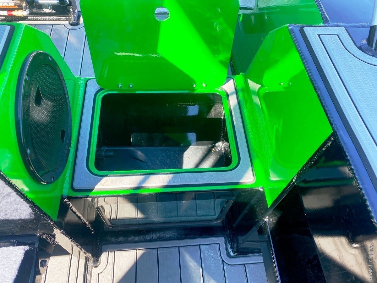 2021 SEA KING 625 ENCLOSED SPORTS CABIN