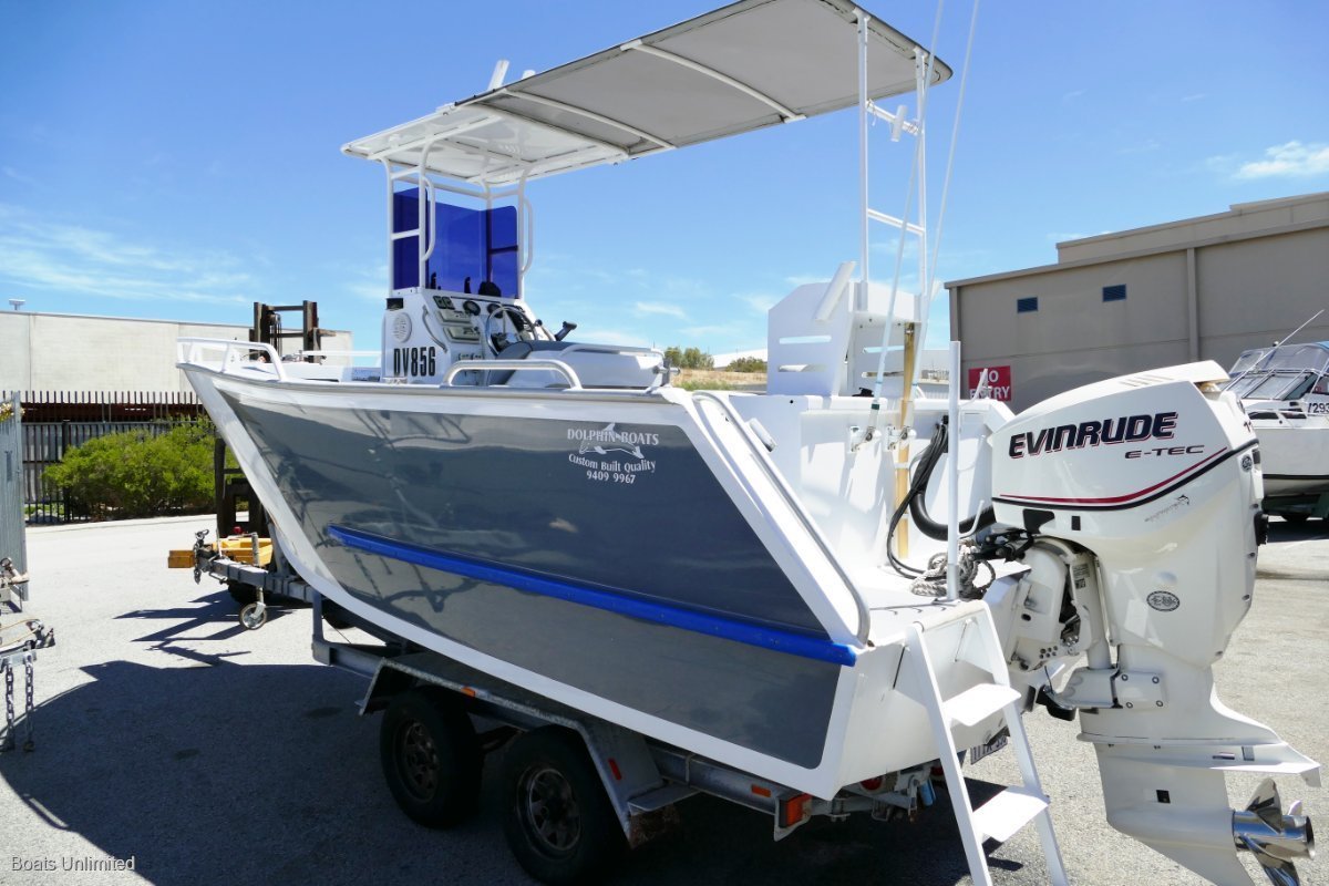 2008 DOLPHIN 580 XL NOR-WESTER CENTRE CONSOLE