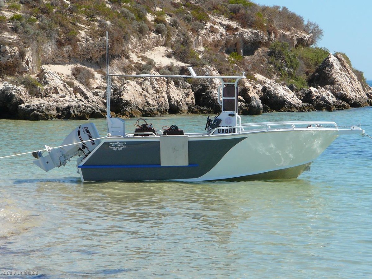 2008 DOLPHIN 580 XL NOR-WESTER CENTRE CONSOLE