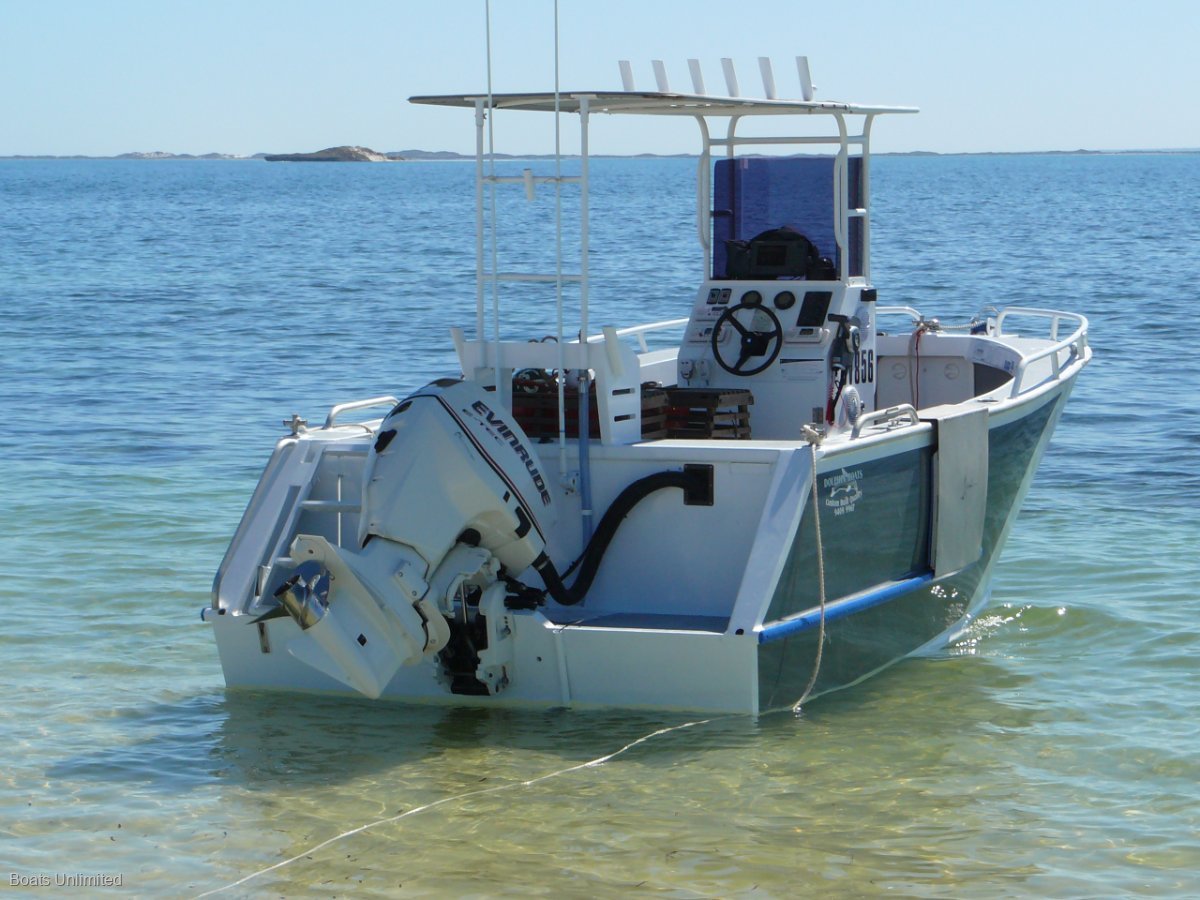 2008 DOLPHIN 580 XL NOR-WESTER CENTRE CONSOLE