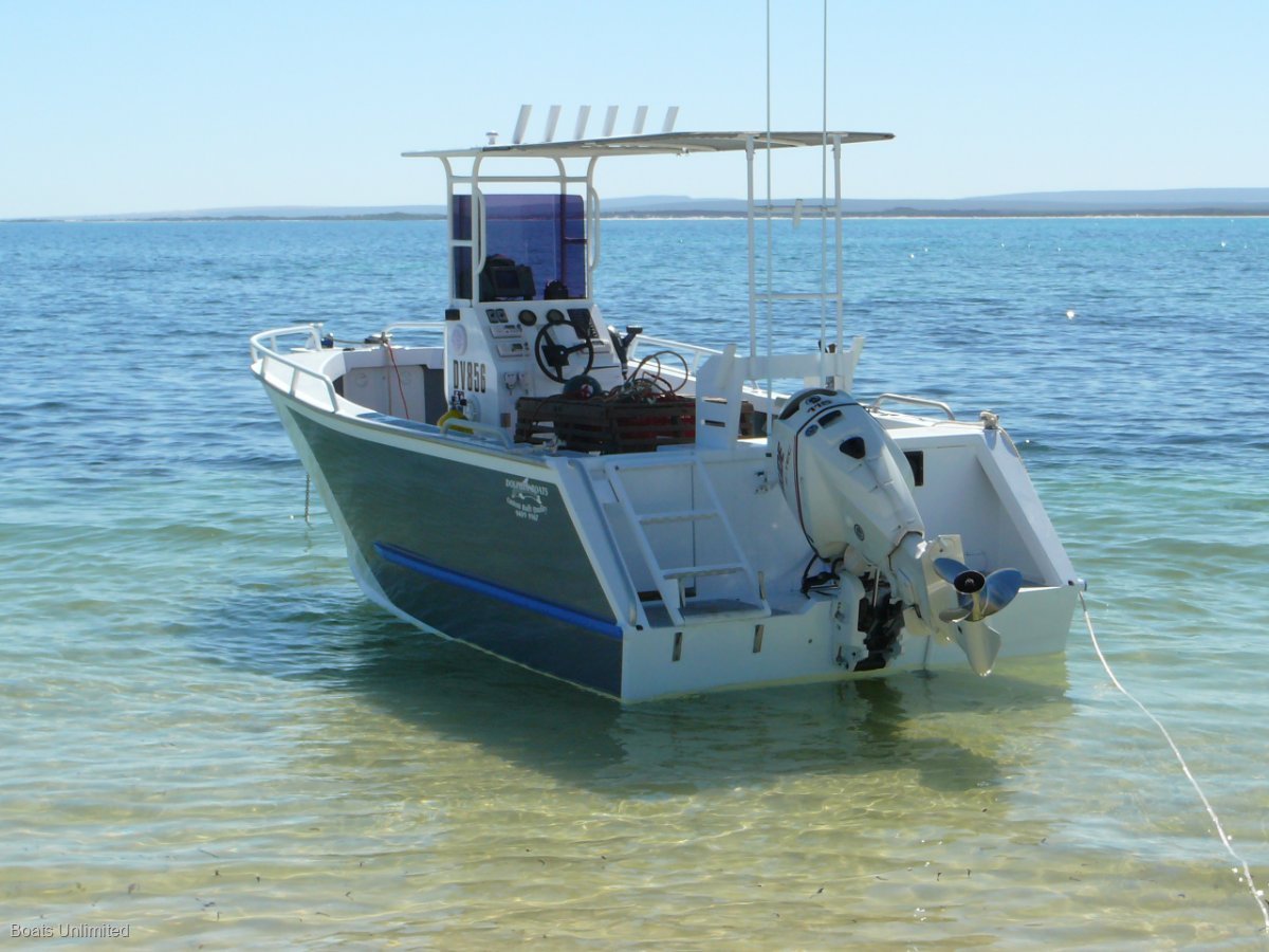 2008 DOLPHIN 580 XL NOR-WESTER CENTRE CONSOLE