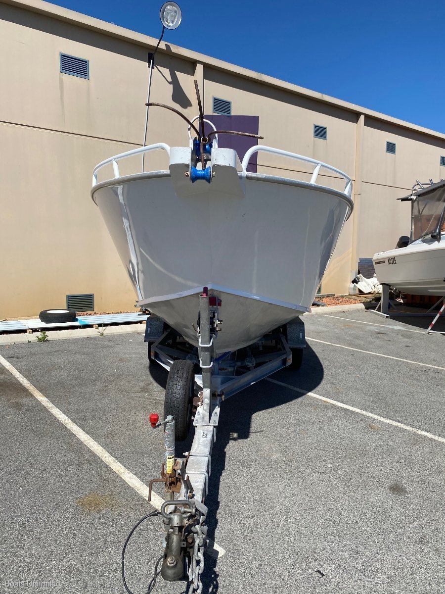 2008 DOLPHIN 580 XL NOR-WESTER CENTRE CONSOLE