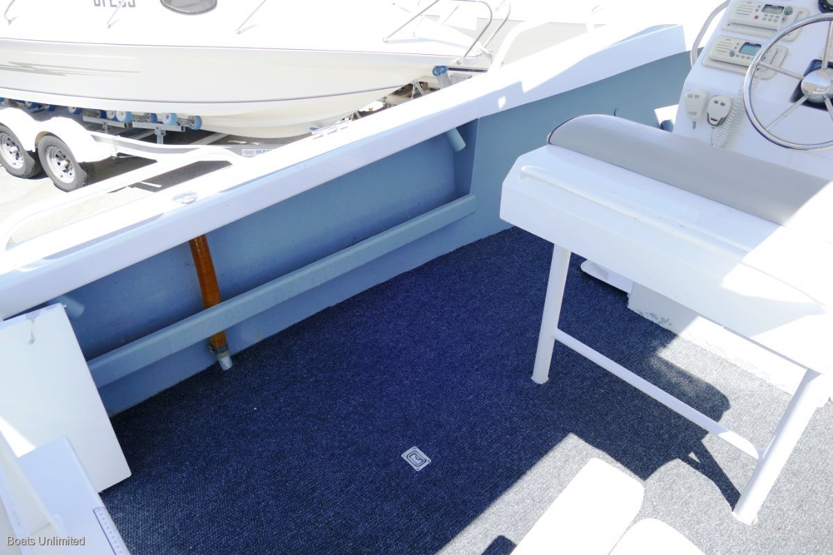 2008 DOLPHIN 580 XL NOR-WESTER CENTRE CONSOLE