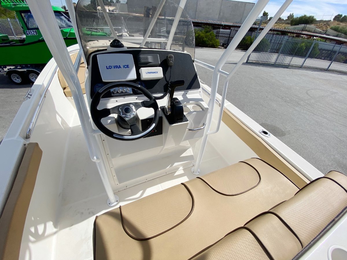 2012 FIBRELITE 2400 LONGREACH CENTRE CONSOLE
