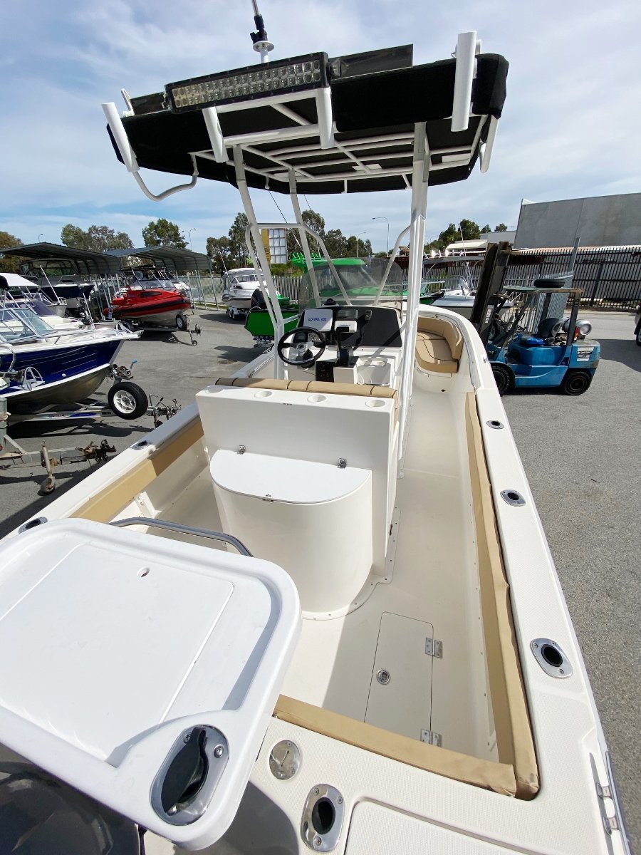 2012 FIBRELITE 2400 LONGREACH CENTRE CONSOLE