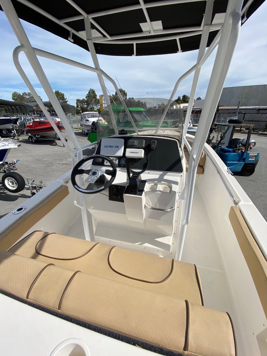 2012 FIBRELITE 2400 LONGREACH CENTRE CONSOLE
