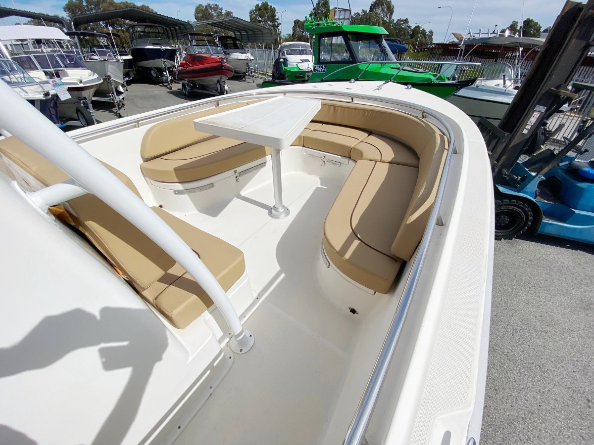 2012 FIBRELITE 2400 LONGREACH CENTRE CONSOLE