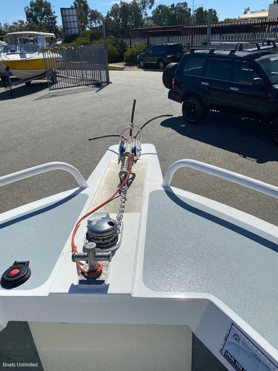 2008 DOLPHIN 580 XL NOR-WESTER CENTRE CONSOLE