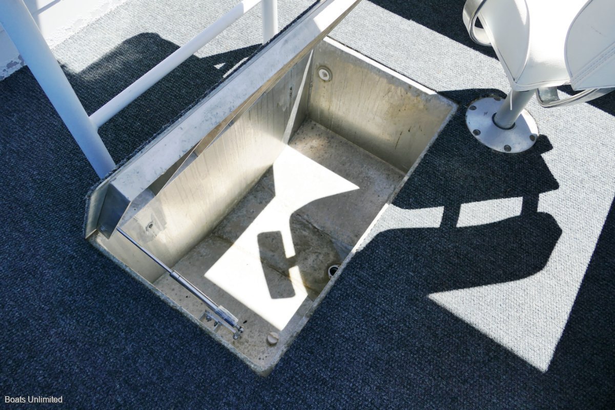 2008 DOLPHIN 580 XL NOR-WESTER CENTRE CONSOLE