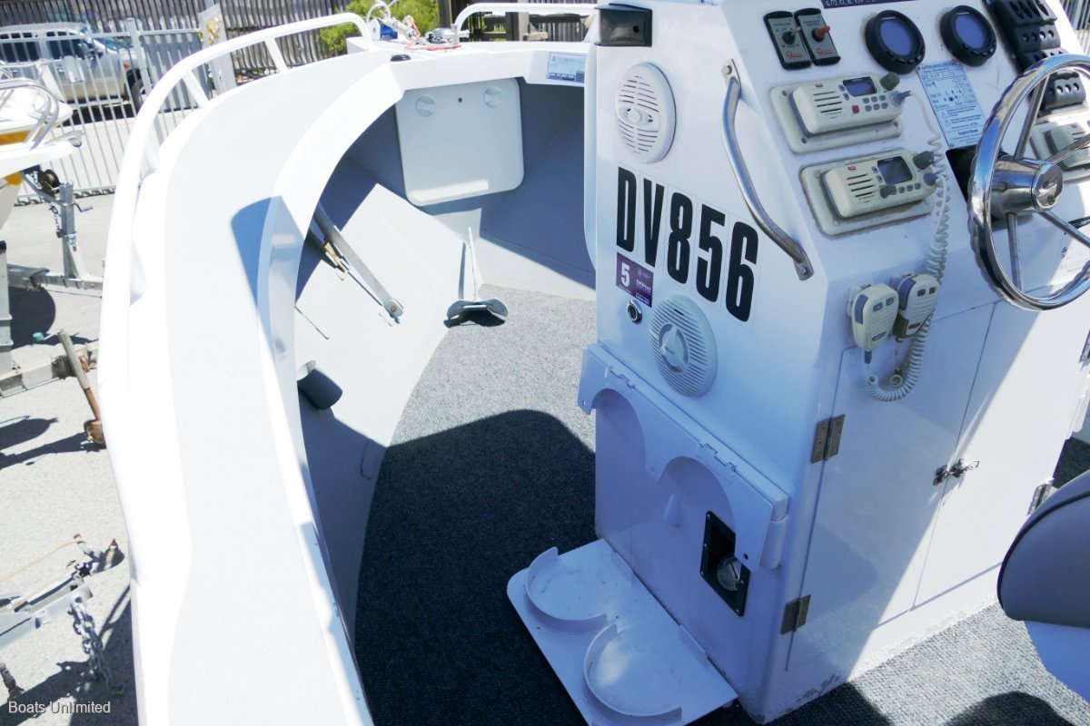 2008 DOLPHIN 580 XL NOR-WESTER CENTRE CONSOLE