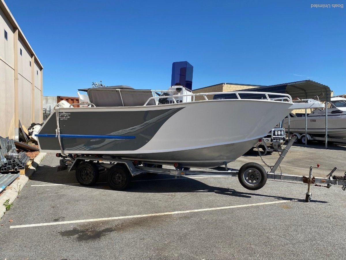 2008 DOLPHIN 580 XL NOR-WESTER CENTRE CONSOLE