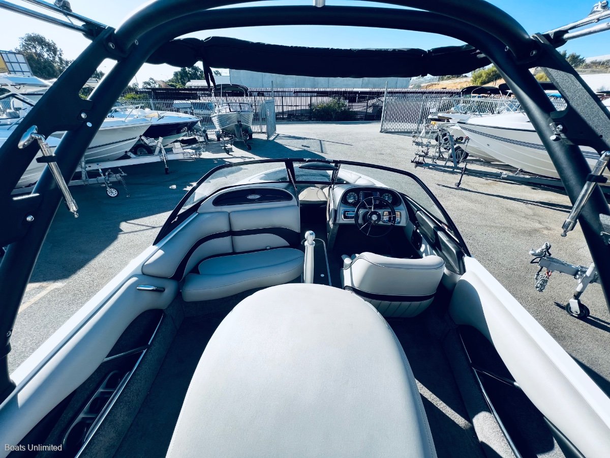 2016 MALIBU RESPONSE TXI SKI BOAT