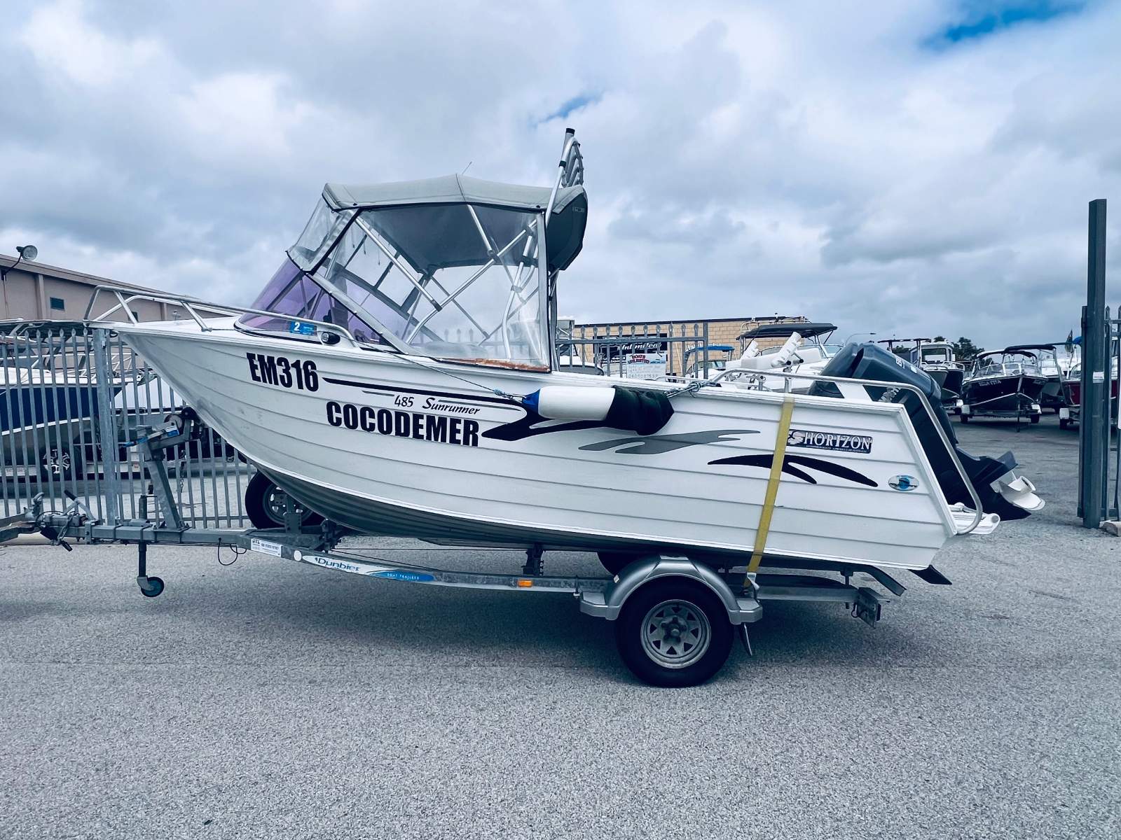 2011 HORIZON 485 SUNRUNNER RUNABOUT
