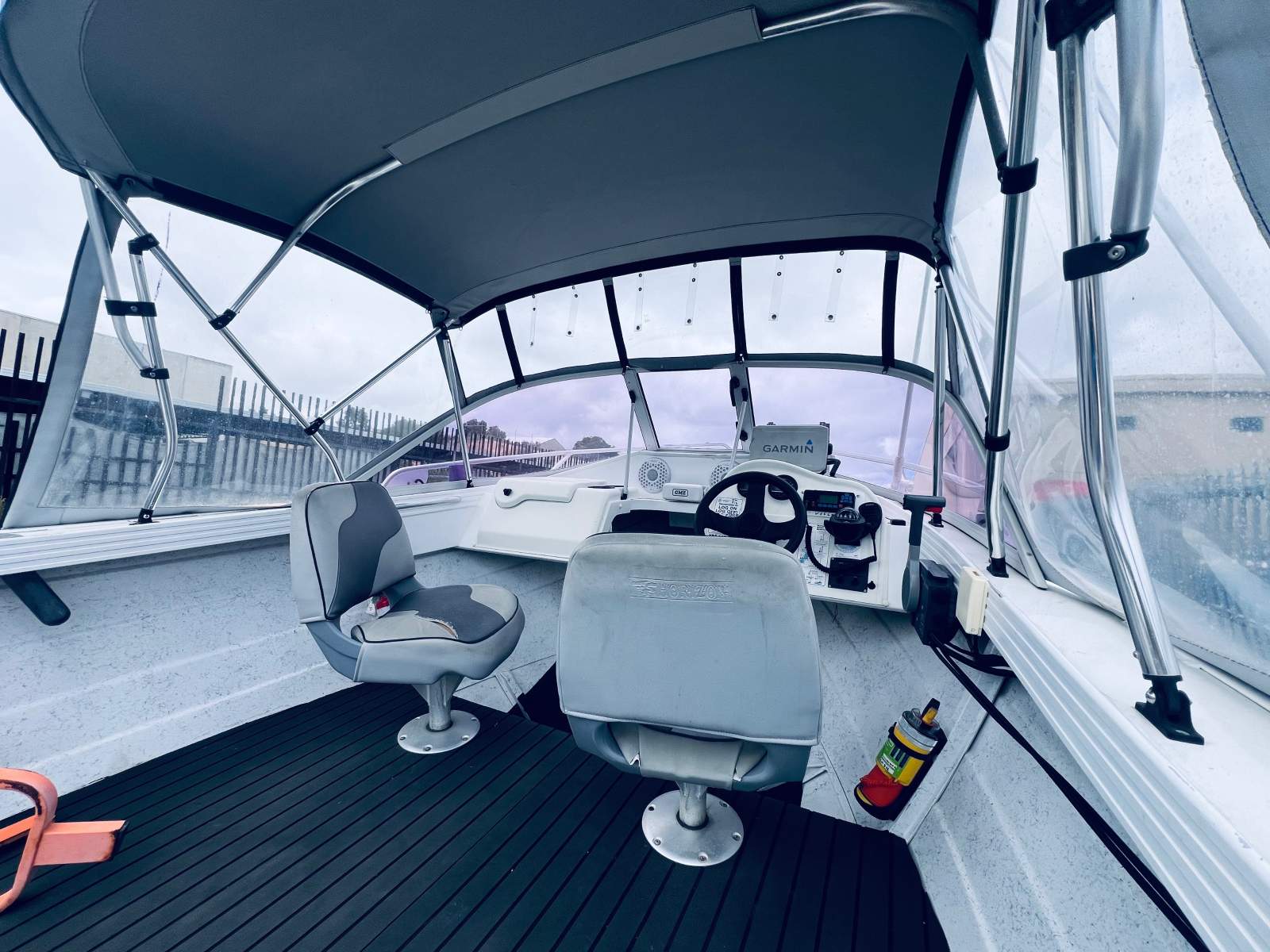2011 HORIZON 485 SUNRUNNER RUNABOUT