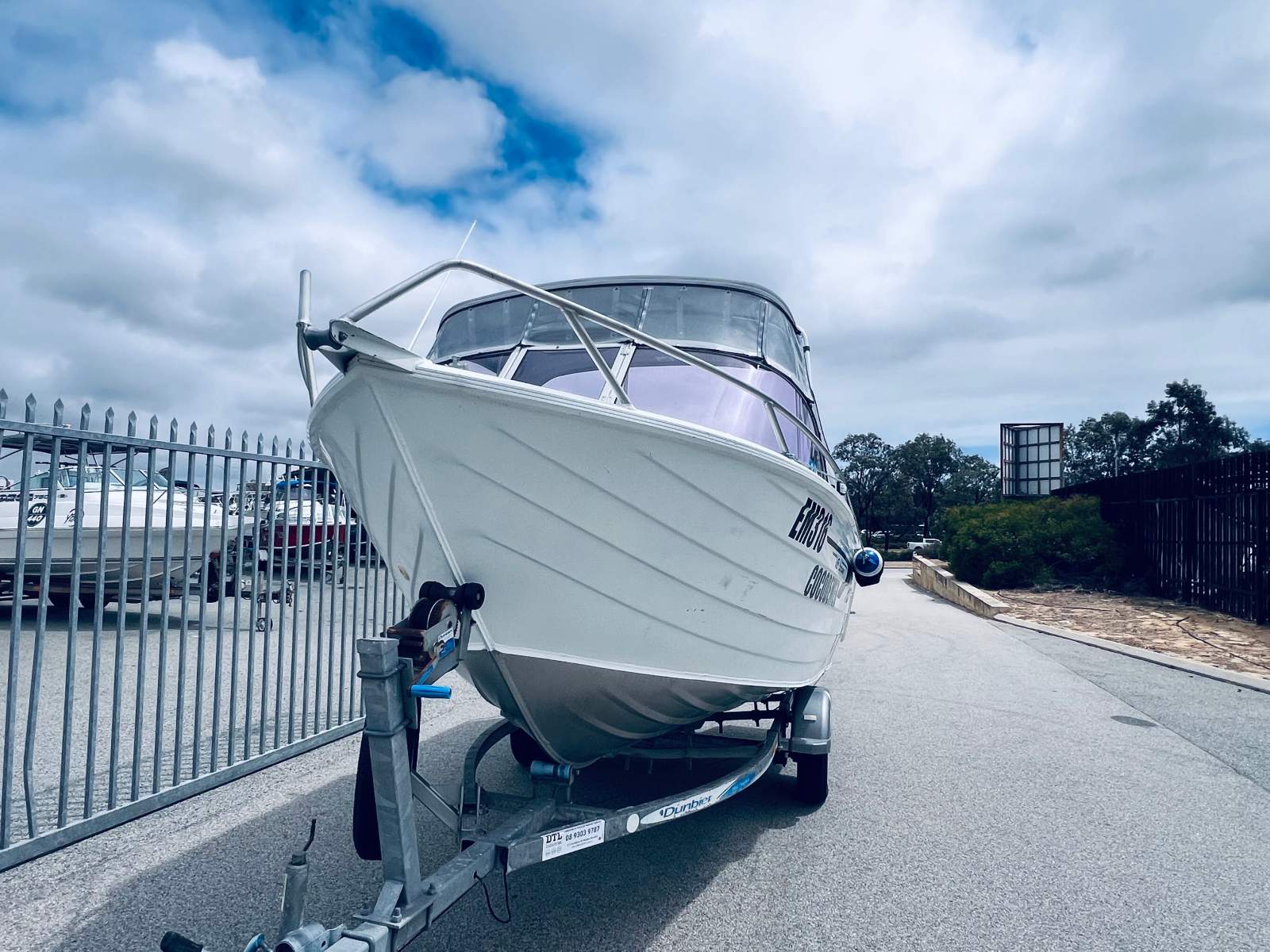 2011 HORIZON 485 SUNRUNNER RUNABOUT