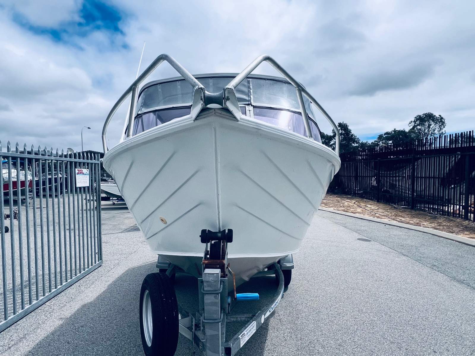 2011 HORIZON 485 SUNRUNNER RUNABOUT