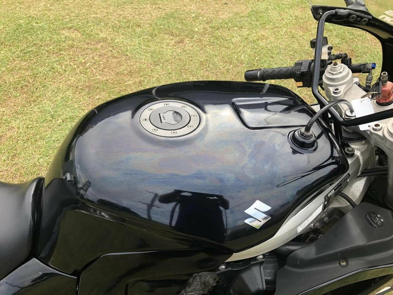 1997 SUZUKI GSX-R1100W ROAD