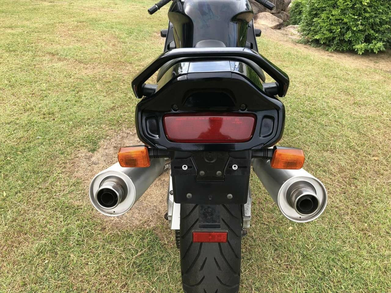 1997 SUZUKI GSX-R1100W ROAD