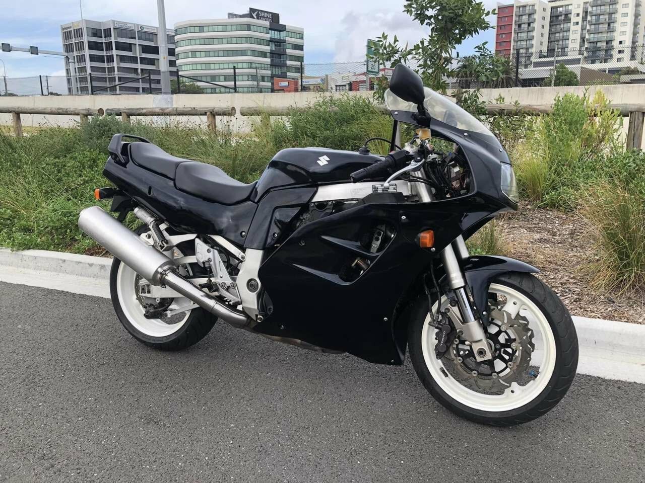 1997 SUZUKI GSX-R1100W ROAD