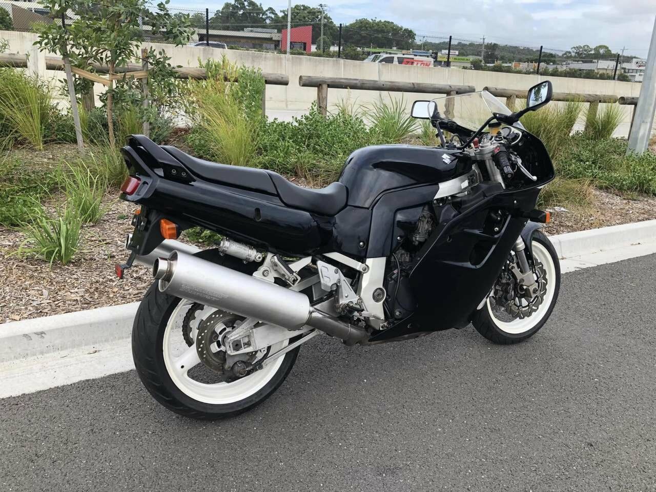 1997 SUZUKI GSX-R1100W ROAD