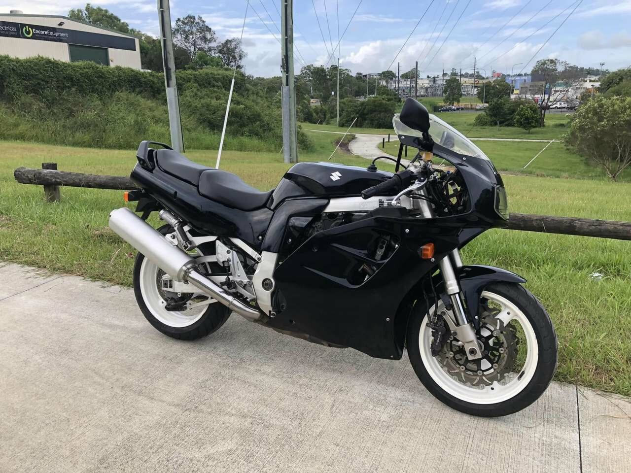 1997 SUZUKI GSX-R1100W ROAD