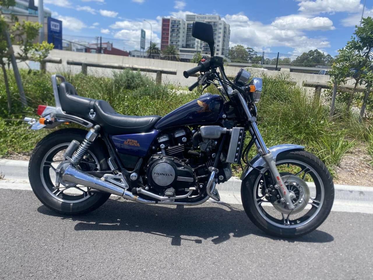 1982 HONDA VF750C ROAD
