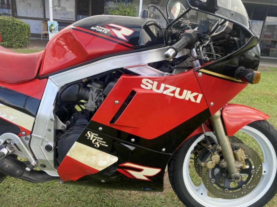 1988 SUZUKI GSXR 1100