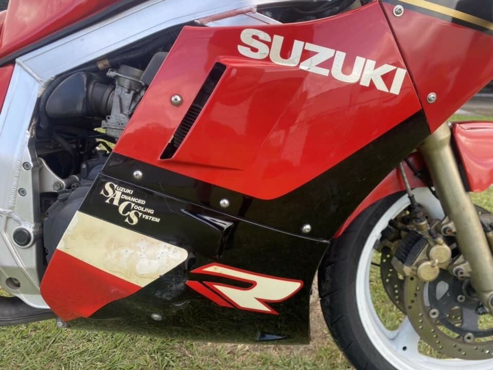 1988 SUZUKI GSXR 1100