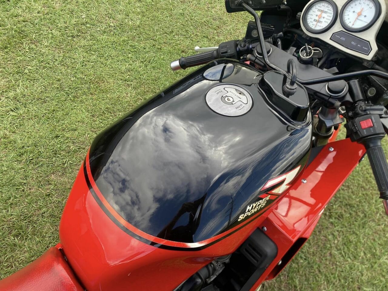 1988 SUZUKI GSXR 1100