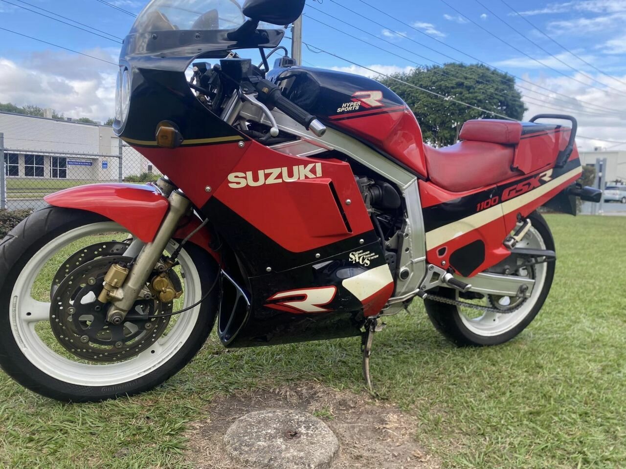1988 SUZUKI GSXR 1100