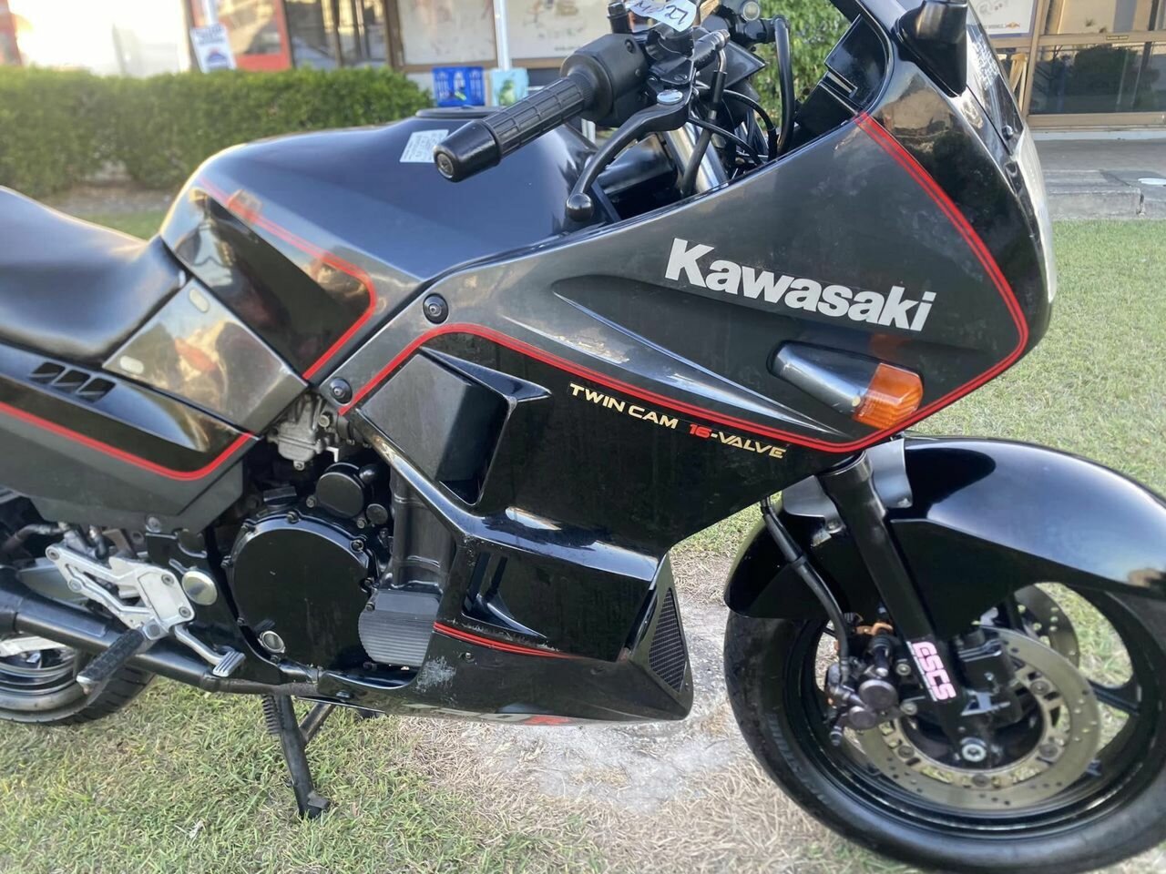 1987 KAWASAKI GPX 750R ROAD
