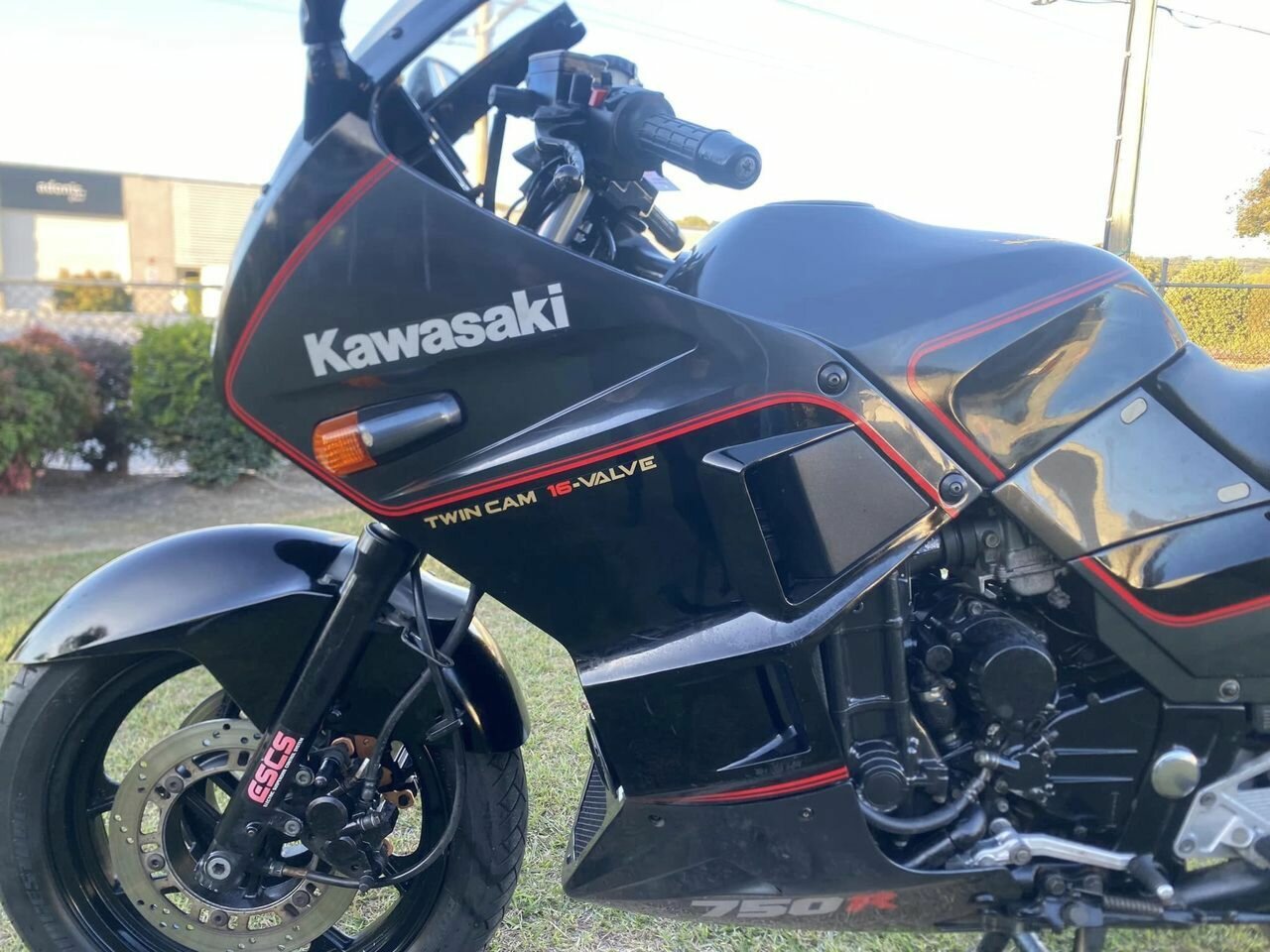 1987 KAWASAKI GPX 750R ROAD