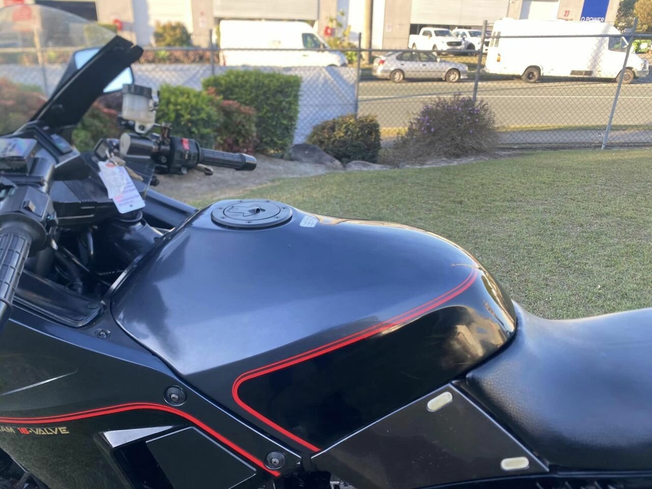 1987 KAWASAKI GPX 750R ROAD