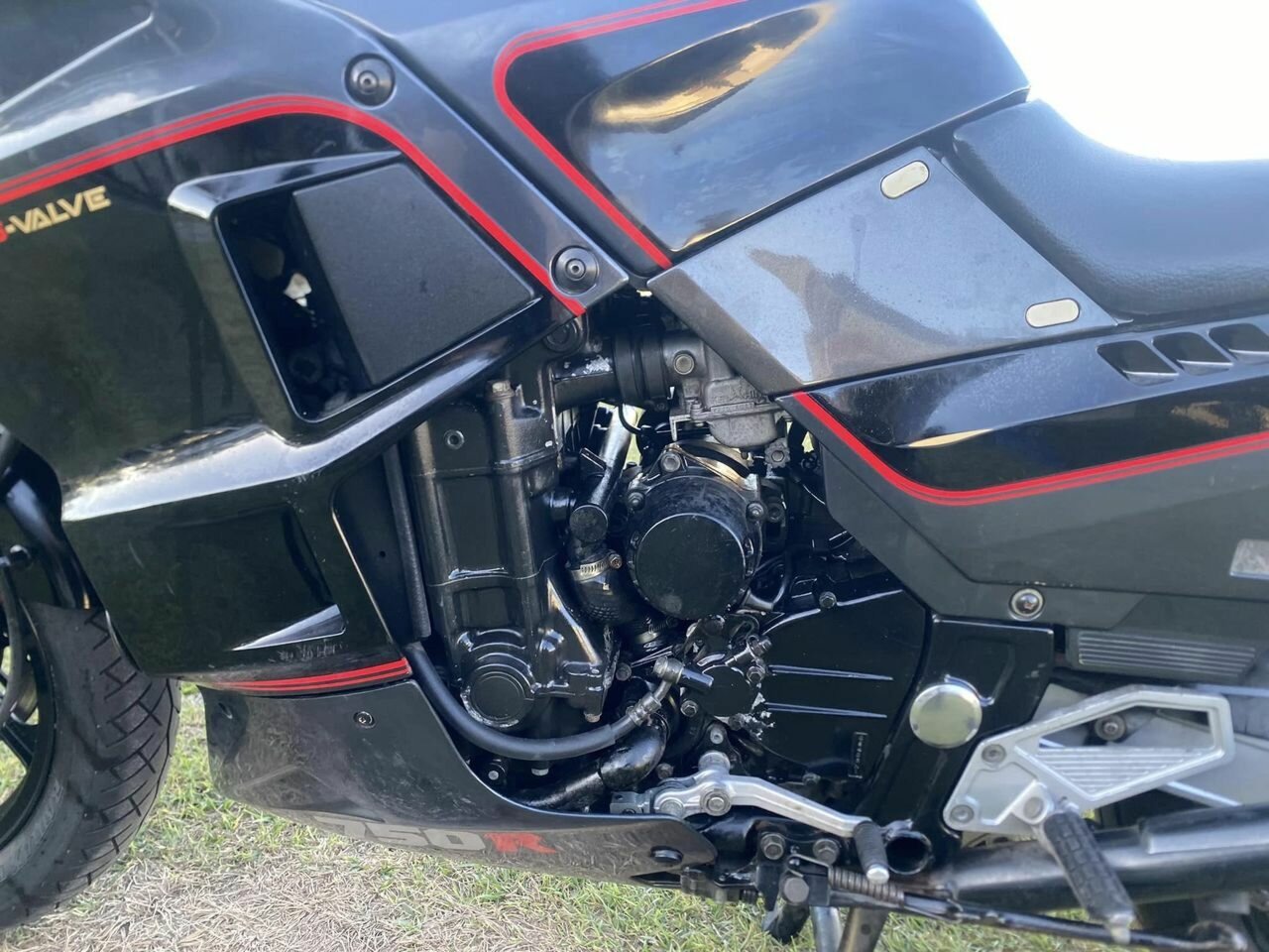 1987 KAWASAKI GPX 750R ROAD