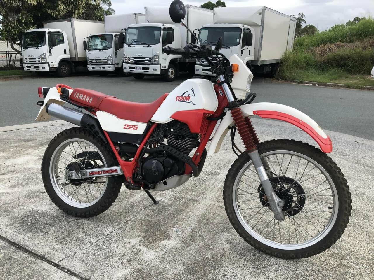1985 YAMAHA XT 225 ENDURO