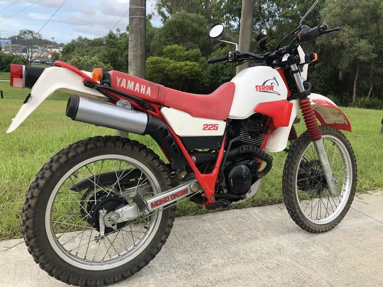 1985 YAMAHA XT 225 ENDURO