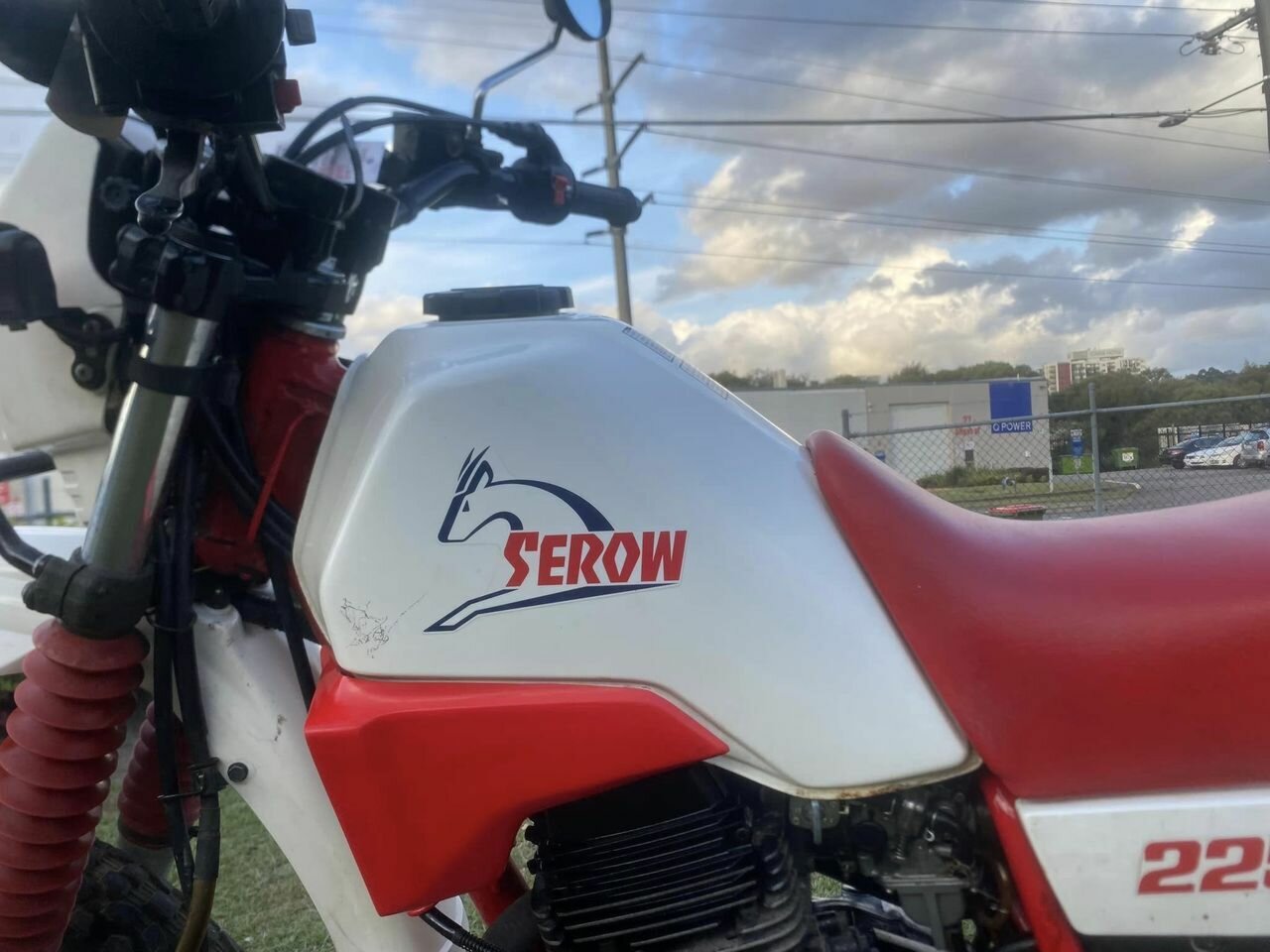 1985 YAMAHA XT 225 ENDURO