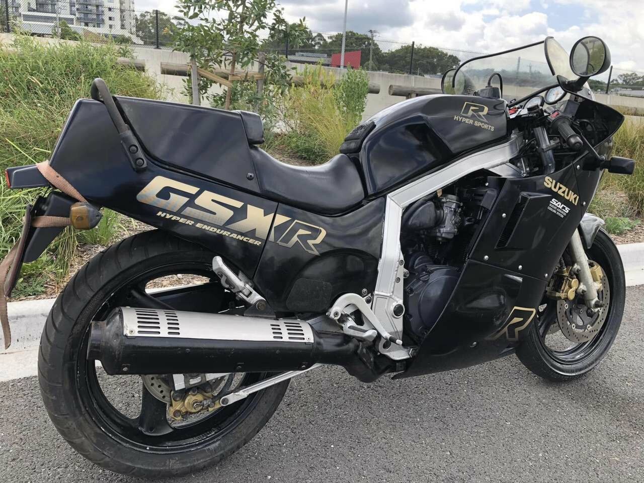 1988 SUZUKI GSXR 1100 ROAD
