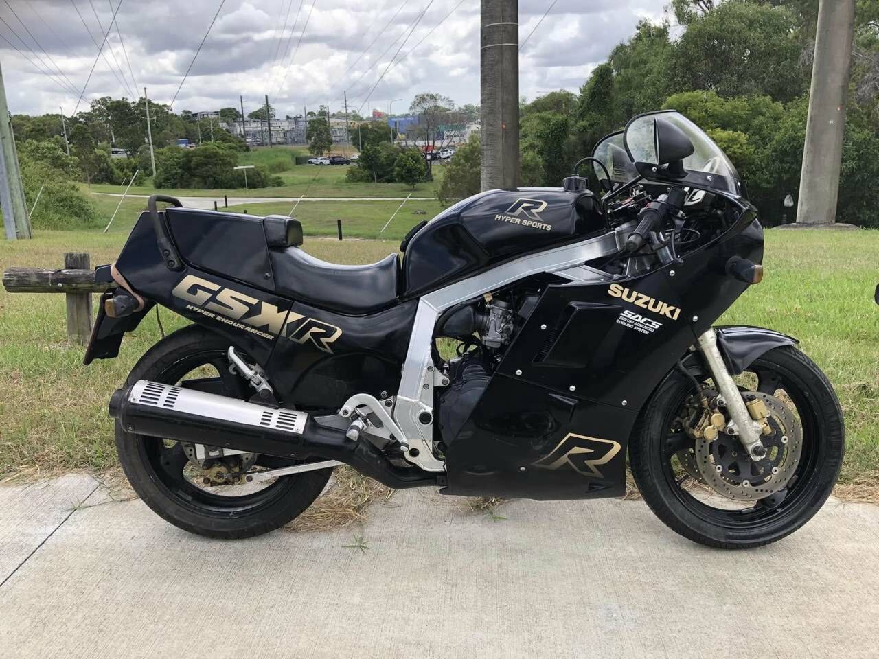 1988 SUZUKI GSXR 1100 ROAD