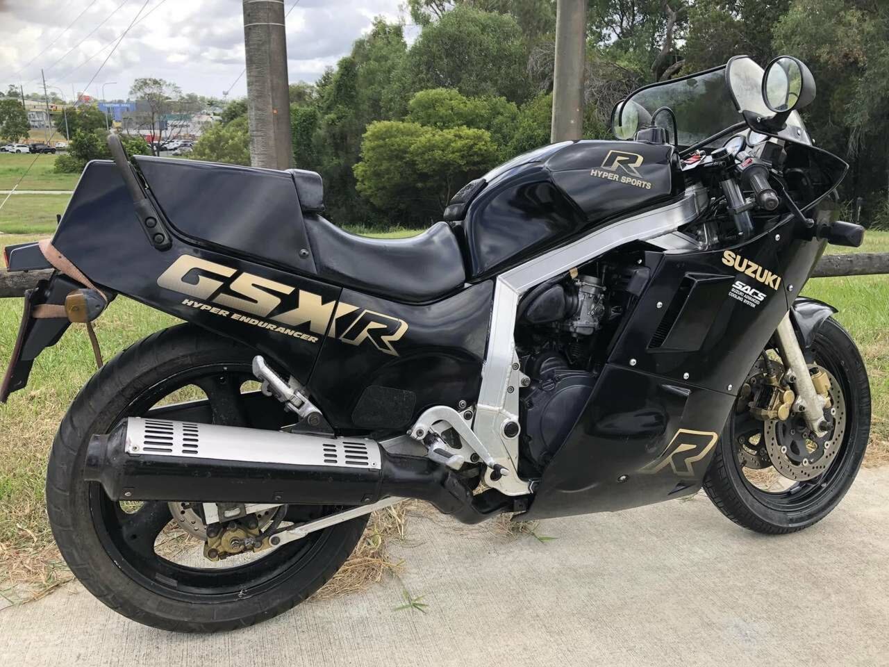 1988 SUZUKI GSXR 1100 ROAD