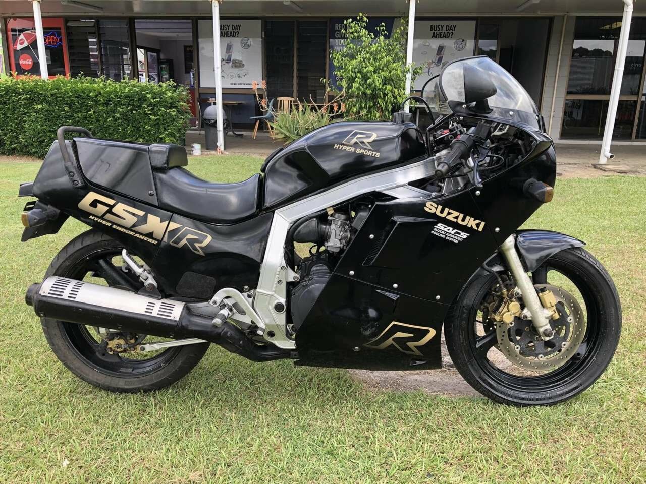 1988 SUZUKI GSXR 1100 ROAD