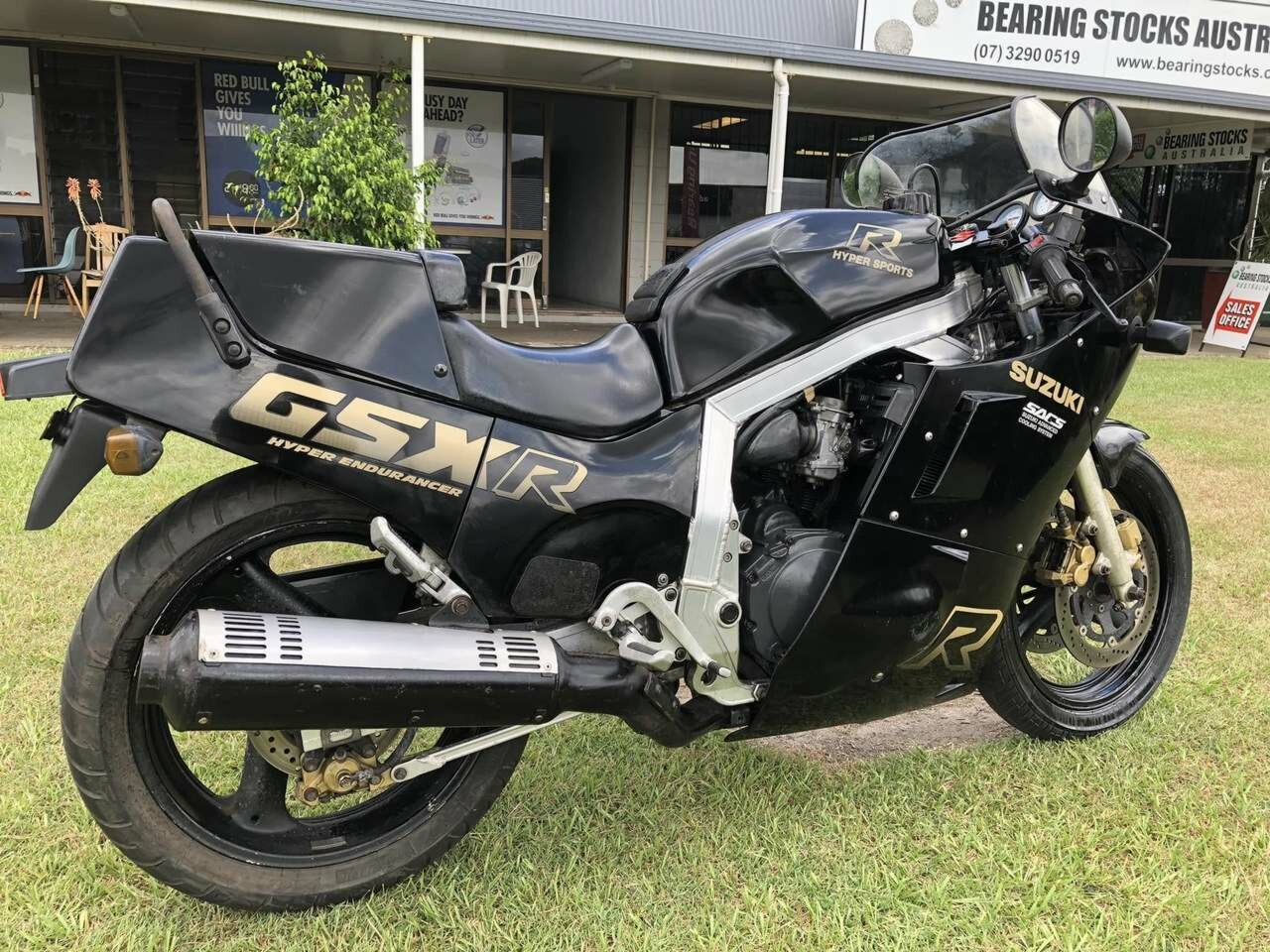1988 SUZUKI GSXR 1100 ROAD