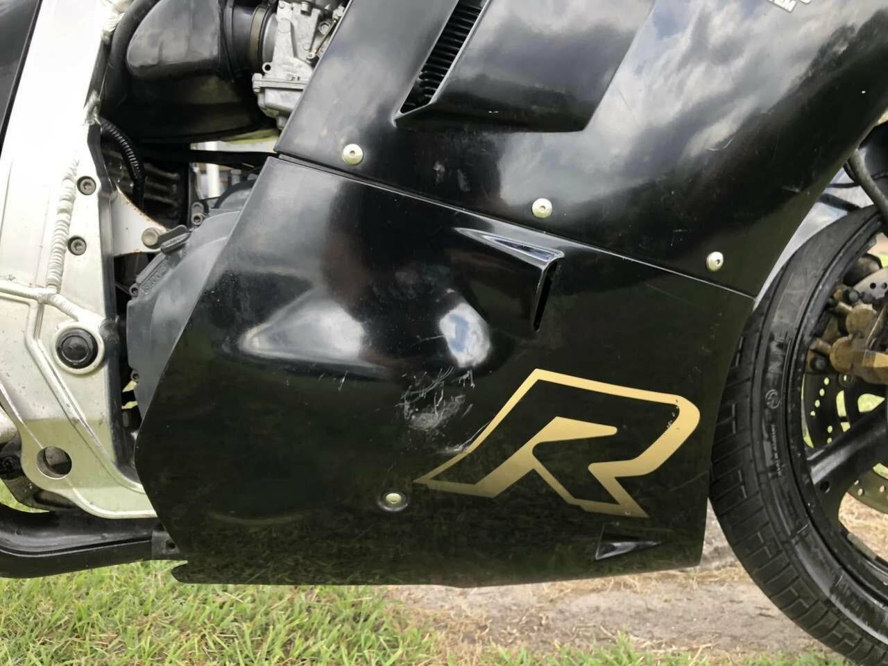 1988 SUZUKI GSXR 1100 ROAD