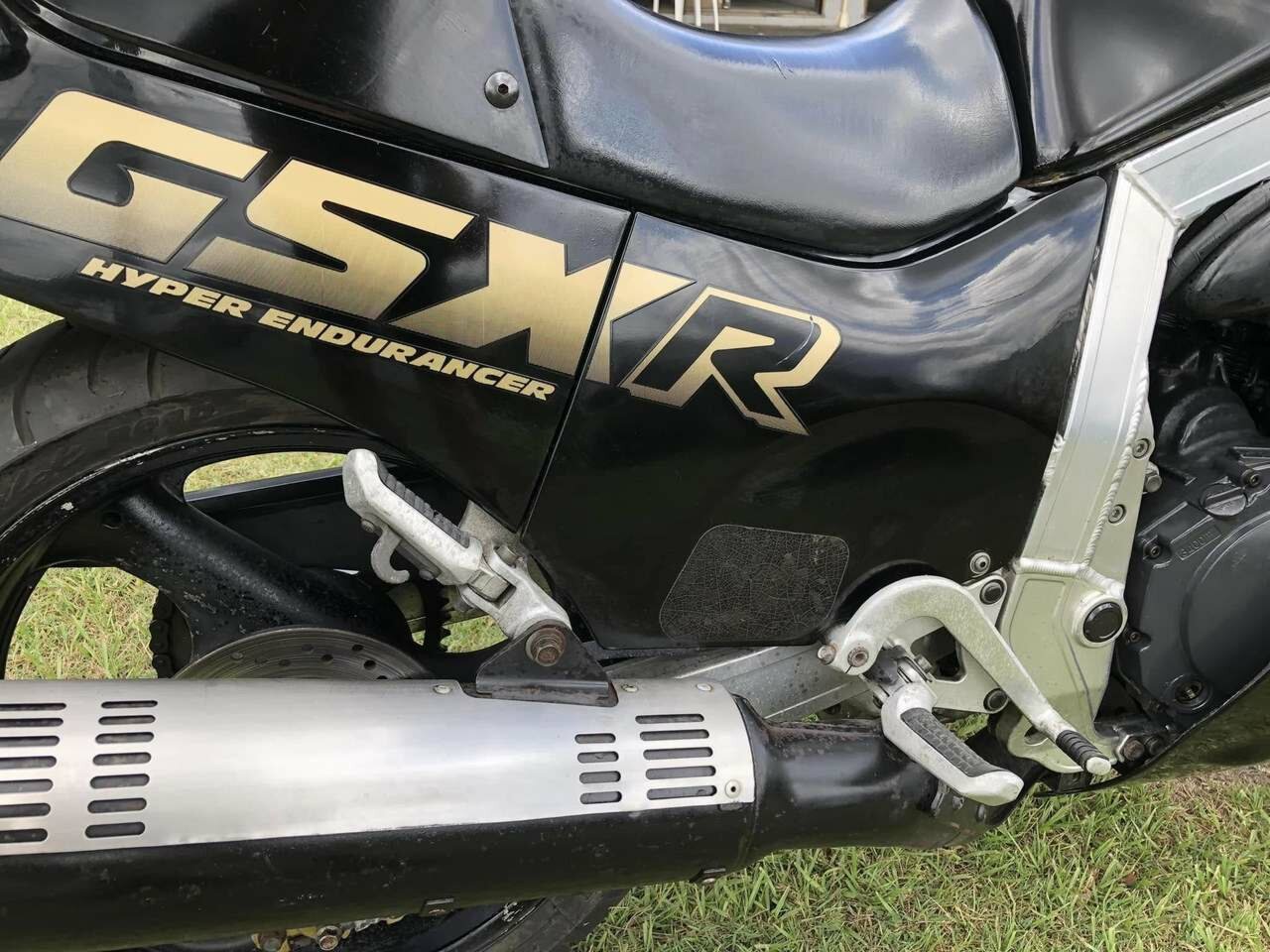 1988 SUZUKI GSXR 1100 ROAD