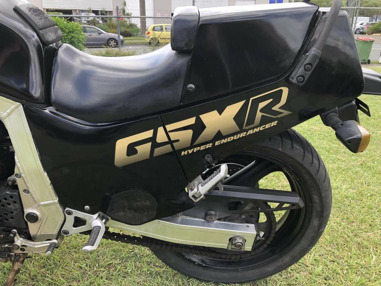 1988 SUZUKI GSXR 1100 ROAD