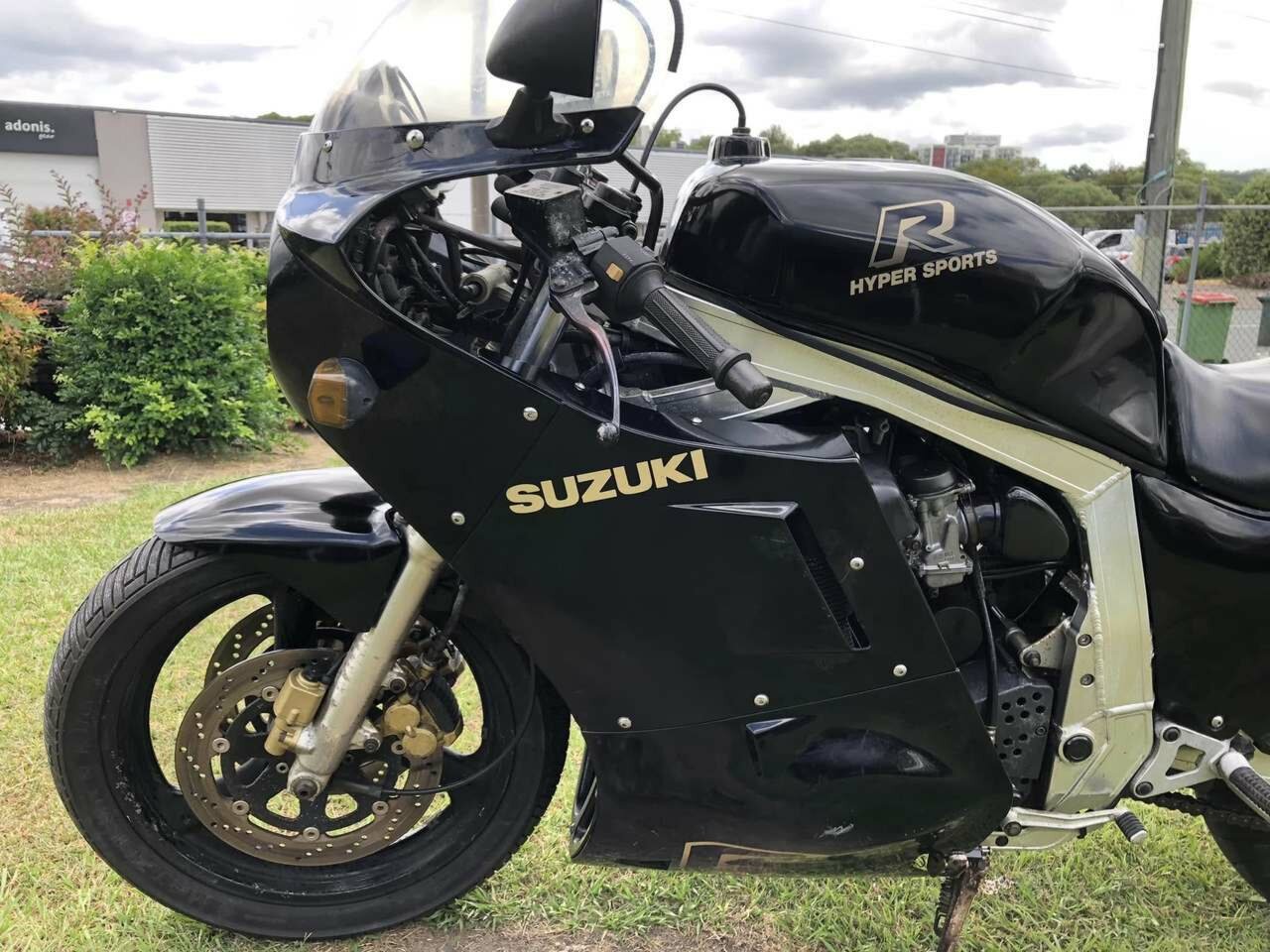 1988 SUZUKI GSXR 1100 ROAD