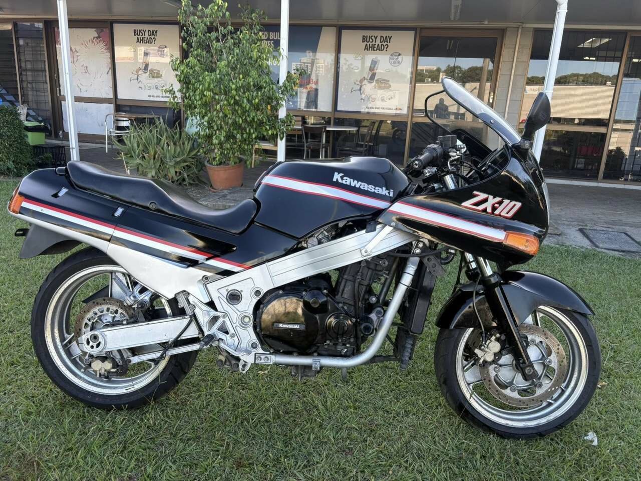 1989 KAWASAKI ZX-10 (ZX1000B) ROAD
