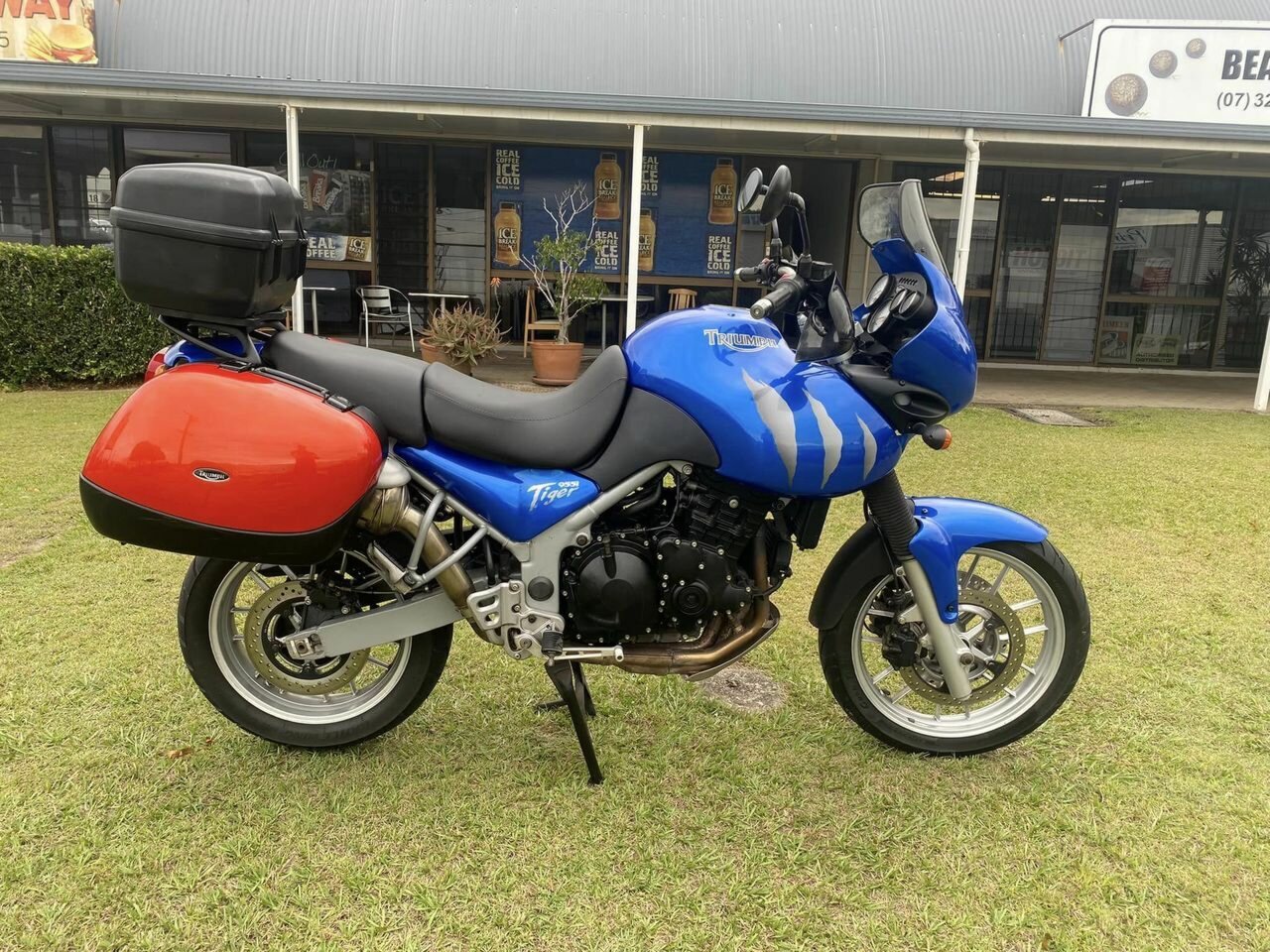 2006 TRIUMPH TIGER 955i DUAL SPORTS
